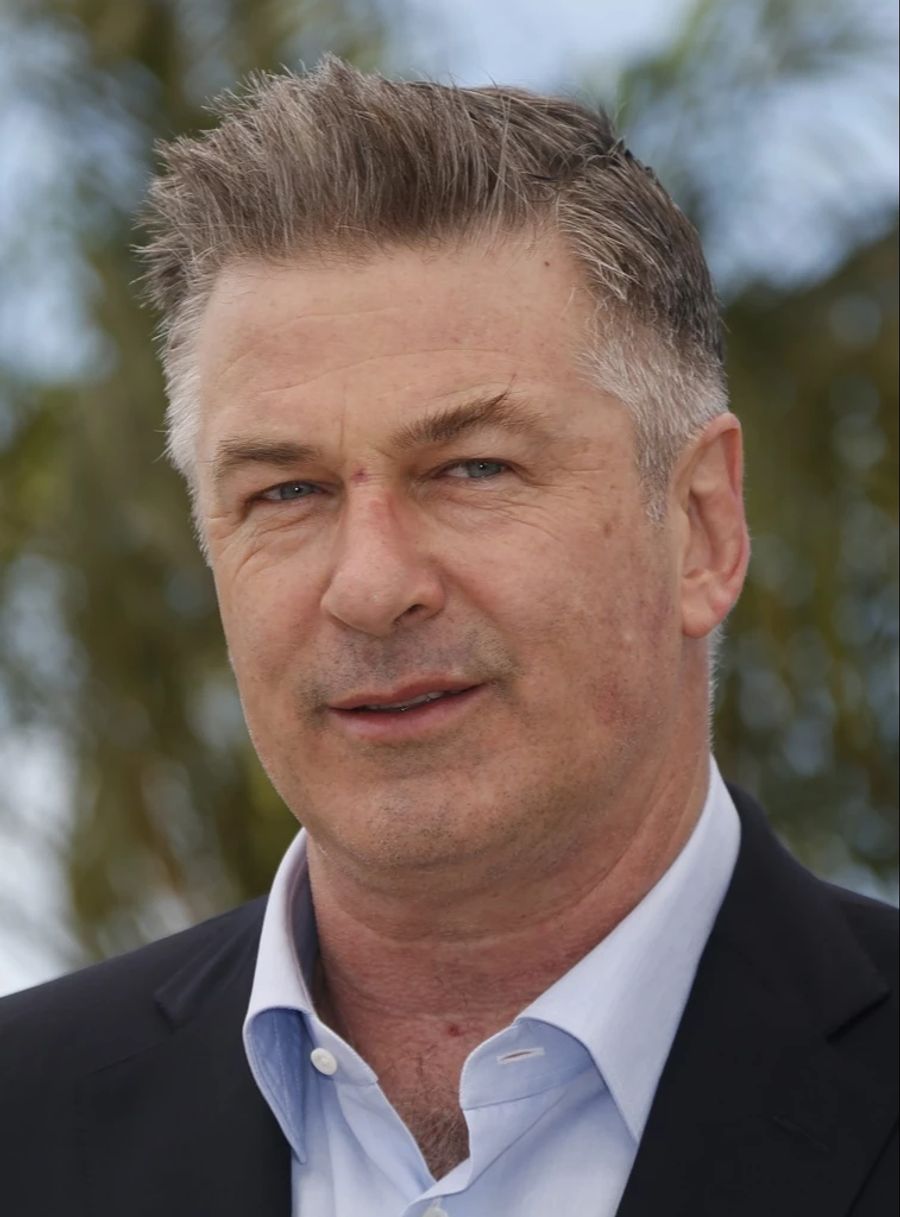 Auch Alec Baldwin befindet sich auf der Kontaktliste.