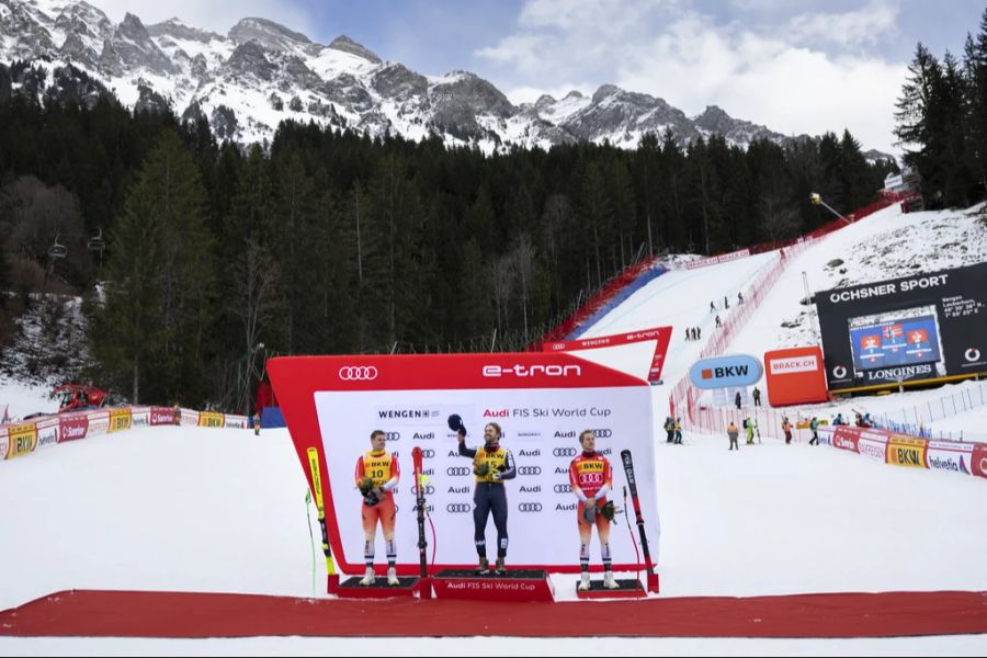 Schon 2023 standen in Wengen zwei Schweizer auf dem Podest: Auf Platz 3 Odermatt und auf Platz 2 Stefan Rogentin. Erster wurde der Norweger Aleksander Aamodt Kilde.