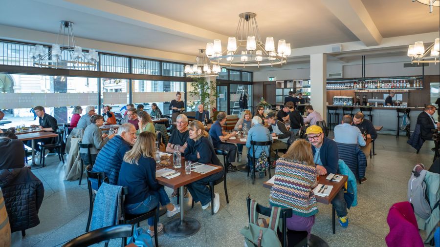 Blick ins Restaurant: Am letzten Dienstag durften eingeladene Testesserinnen und -esser schon mal Küche und Service geniessen.
