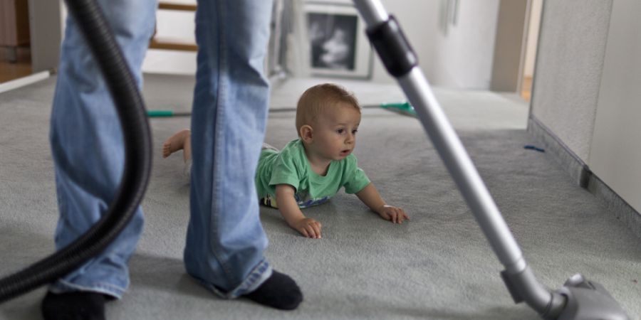 Der Nationalrat will die Adoption von Stiefkindern erleichtern. Das ist im Interesse von gleichgeschlechtlichen Paaren. (Themenbild)
