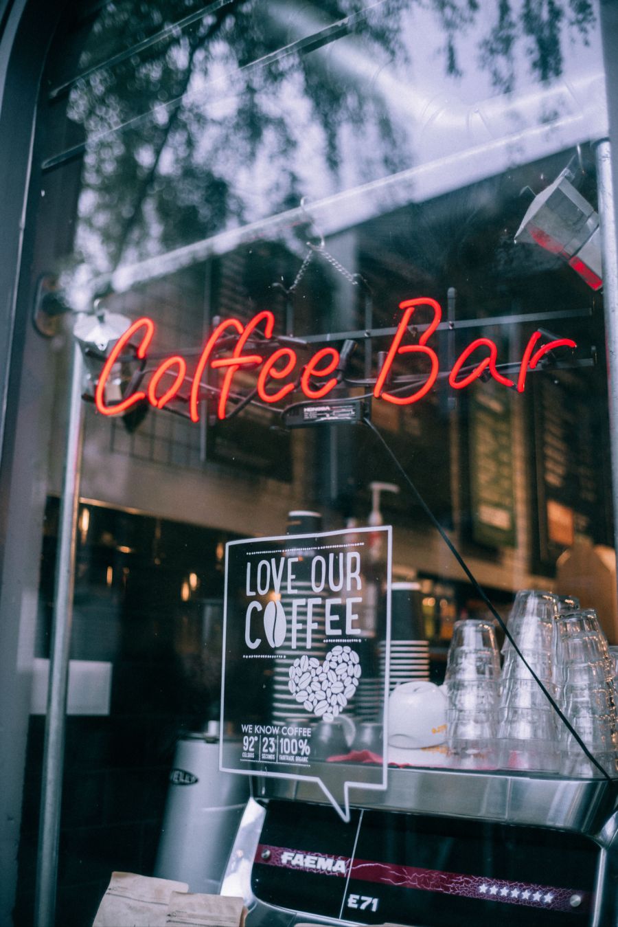Ob Gäste auch am neuen Cadillac-Standort Kaffee schlürfen und Autos bewundern können, ist unklar.