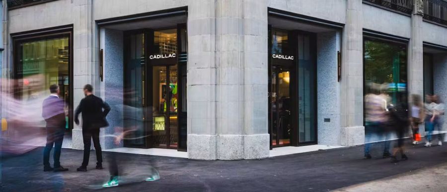 Im Cadillac-Showroom an der Zürcher Bahnhofstrasse landete der Deutsche per Zufall.