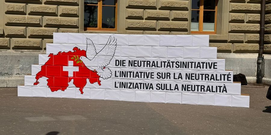 Neutralität Neutralitätsinitiative Blocher SVP