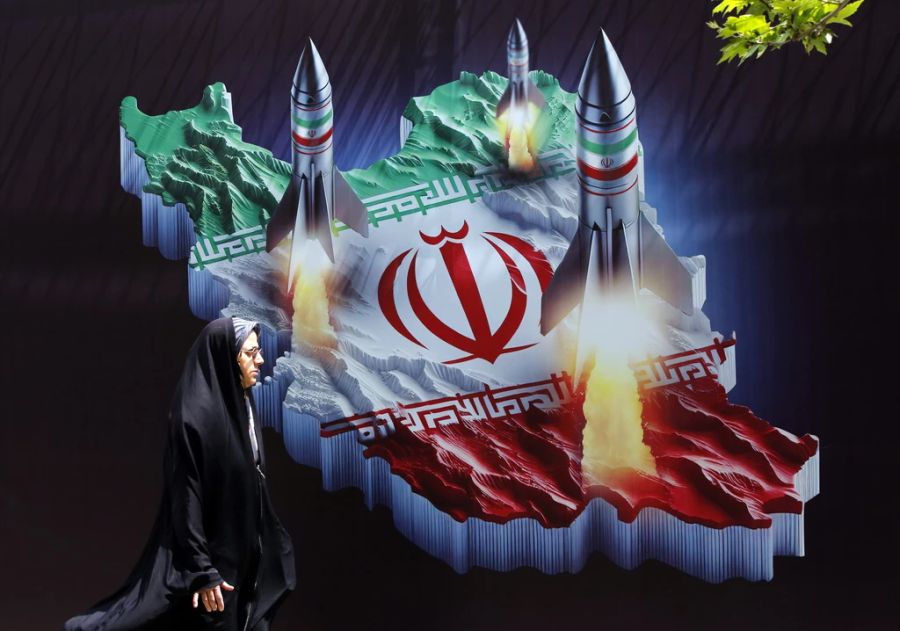Solowjow sagt: Mit Trumps Ausstieg aus dem Atomabkommen mit dem Iran im Jahr 2018 befeuerte er den heutigen Konflikt des Irans mit Israel.