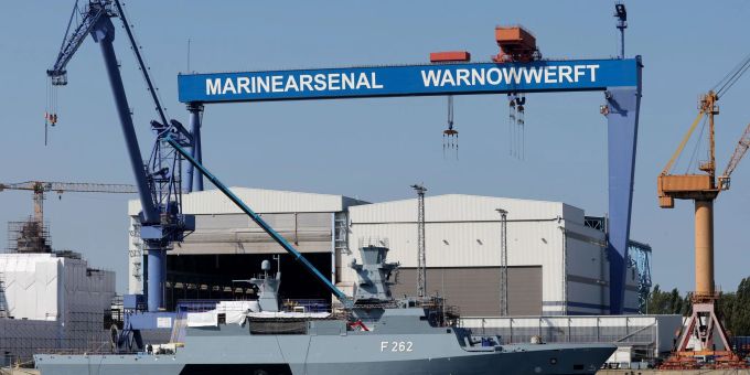 Die positive Entwicklung der Auftragseingänge ist laut destatis insbesondere auf den deutlichen Anstieg im «sonstigen Fahrzeugbau» - dazu zählen Flugzeuge, Schiffe, Züge, Militärfahrzeuge - zurückzuführen. (Archivbild) Die positive Entwicklung der Auftragseingänge ist laut destatis insbesondere auf den deutlichen Anstieg im «sonstigen Fahrzeugbau» - dazu zählen Flugzeuge, Schiffe, Züge, Militärfahrzeuge - zurückzuführen. (Archivbild)