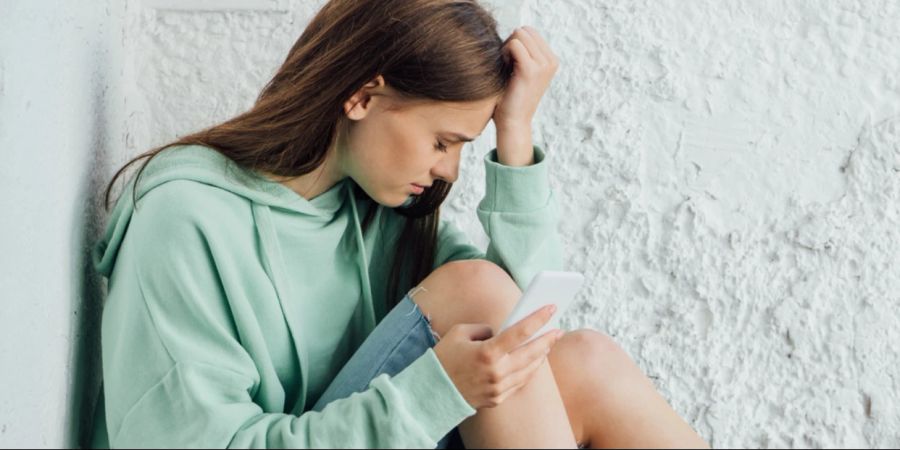 Teenager, Mädchen, Smartphone