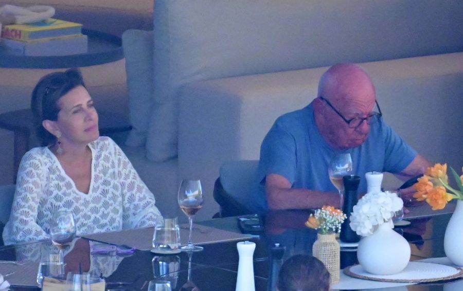 Elena Zhukova und Rupert Murdoch lassen es sich gut gehen.