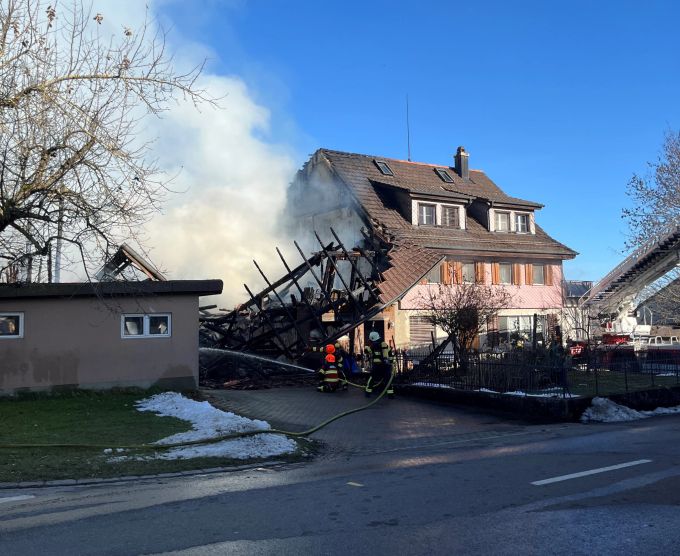 Beim Brand entstand ein grosser Sachschaden. Sachschaden.