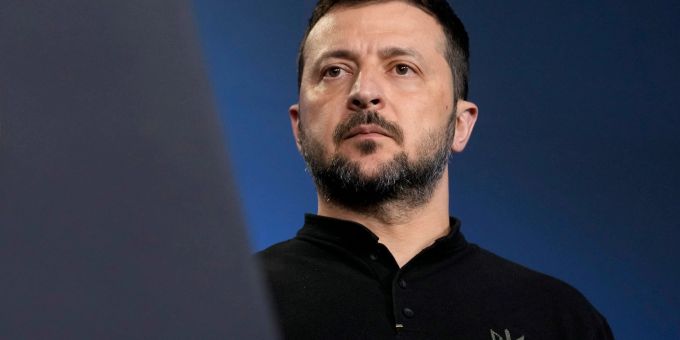 Ukraine-Krieg - Selenskyj lehnt Militärhilfen-Stopp für Waffenruhe ab Ukraine-Krieg - Selenskyj lehnt Militärhilfen-Stopp für Waffenruhe ab