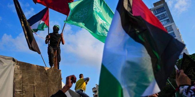 Die Hamas ruft zu Protesten gegen den israelischen Militäreinsatz im Gazastreifen auf. Die Hamas ruft zu Protesten gegen den israelischen Militäreinsatz im Gazastreifen auf.
