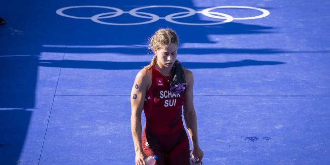 Cathia Schär nach Rang 7 im Mixed-Triathlon an Olympia 2024.