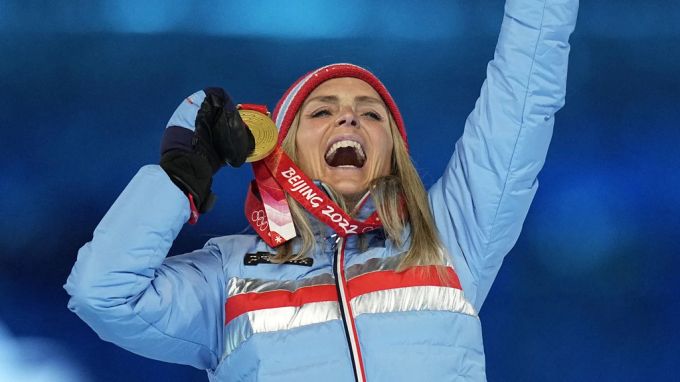 Therese Johaug gewann in Peking 2022 Gold im Massenstart. Therese Johaug