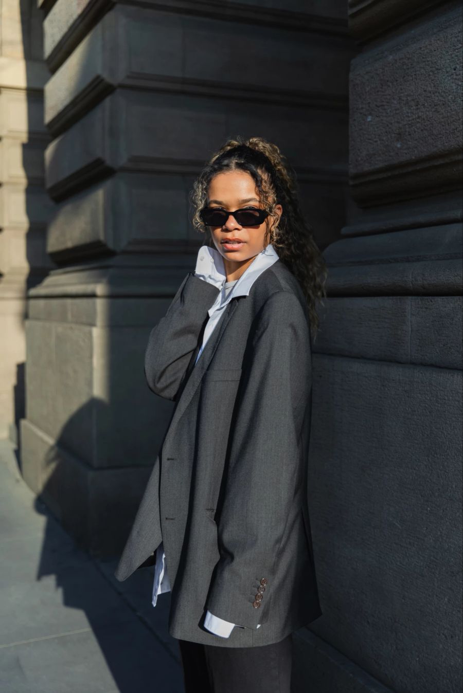 frau mit blazer, urban, street-fashion