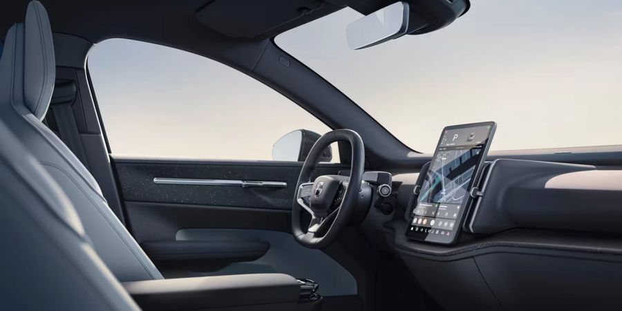 Beim vollelektrischen Volvo EX30 ist die Bedienung fast ausschliesslich digital über den Bildschirm geregelt.