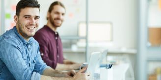 Sponsored - Einfache Tipps: So gelingt der Einstieg in die IT-Branche