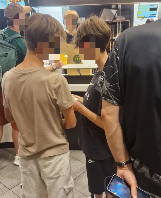 McDonald's Bern Schlange