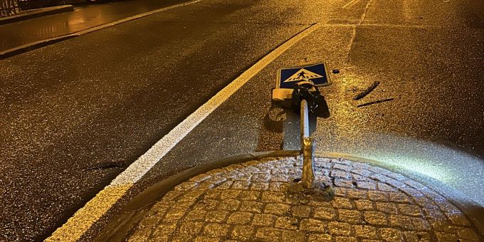 Arth: Zeugenaufruf nach Verkehrsunfall. Arth