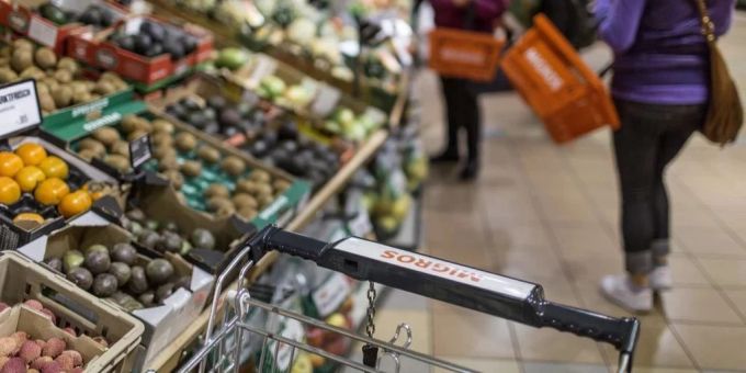 Laut der Migros werden beim Obst und Gemüse jeden Tag drei Frische-Checks durchgeführt. migros