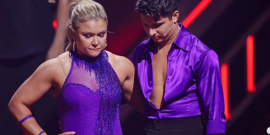 Sophia Thiel (l) ist mit Profitänzer Alexandru Ionel in der siebten Folge ausgeschieden.