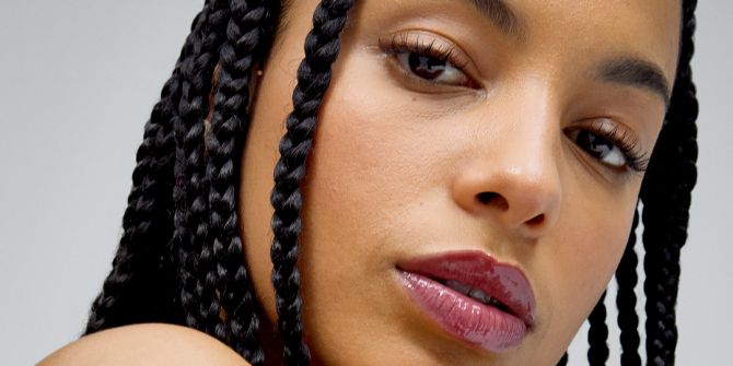 Frau Afro Makeup