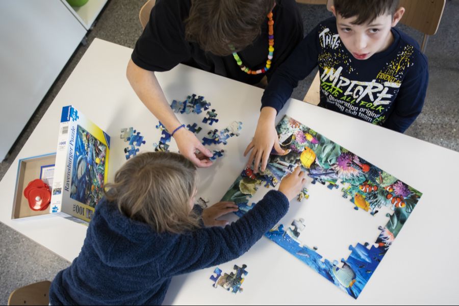 In der integrativen Schulen besuchen die Kinder den Regelunterricht in ihrem Wohnort, erhalten aber zusätzliche Unterstützung. (Symbolbild)