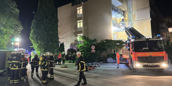 In Hamburg ist in der Nacht auf Sonntag eine Klinikgebäude eines Spitals in Brand geraten. Hamburg