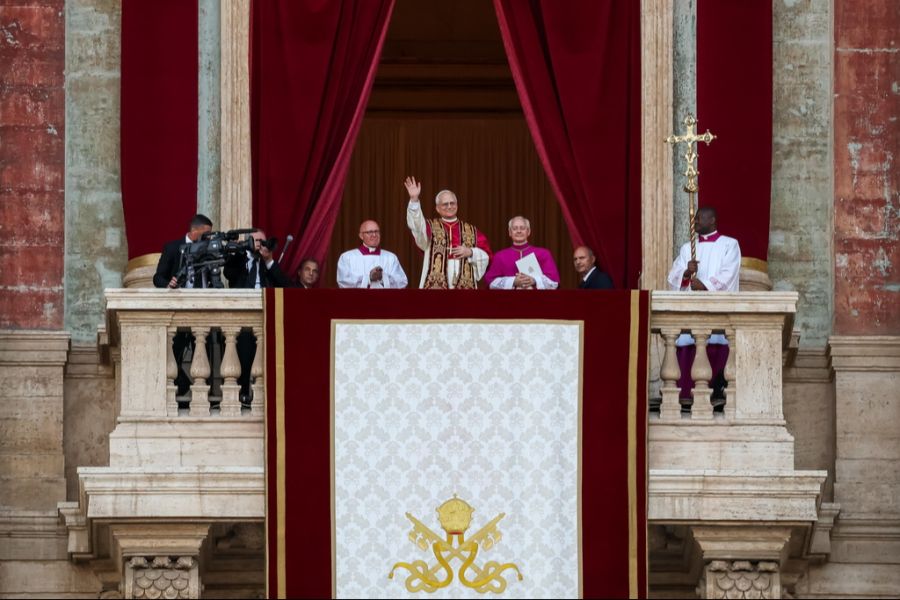 Bei seiner ersten Ansprache betonte der neu gewählte Papst die Wichtigkeit von Frieden.