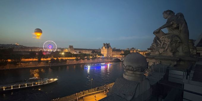 Das Aufsteigen des olympischen Ballons ist ein besonderes Spektakel am Abendhimmel von Paris. Das Aufsteigen des olympischen Ballons ist ein besonderes Spektakel am Abendhimmel von Paris.