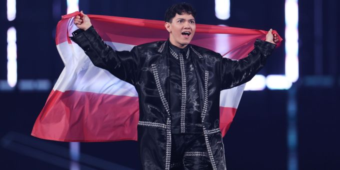 ESC-Sieger JJ (24) sagte, er sei gegen eine Teilnahme Israels beim nächsten Eurovision Song Contest, der 2026 in Österreich stattfinden soll. ESC-Sieger JJ (24) sagte, er sei gegen eine Teilnahme Israels beim nächsten Eurovision Song Contest, der 2026 in Österreich stattfinden soll.
