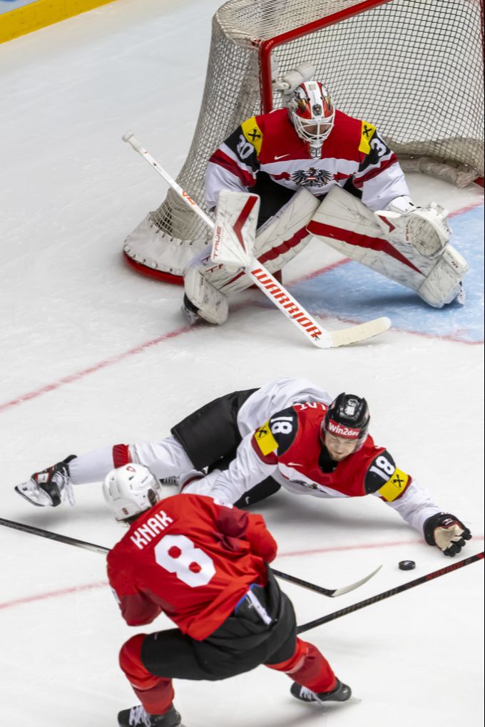 Simon Knak erzielt gegen Österreich sein erstes Tor an der Eishockey-WM. Eishockey-WM