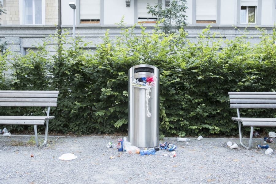 Abfalleimer Hundekotbeutel Balkon Gestank