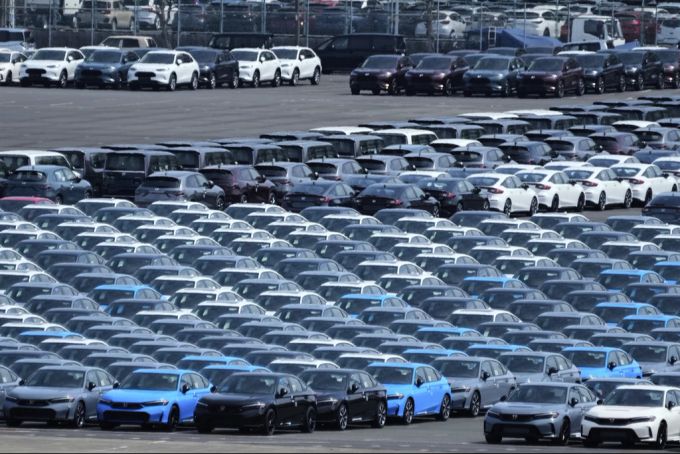 Die japanische Autoindustrie ist besonders von der neuen Zollpolitik der USA betroffen. Autos Export Japan USA