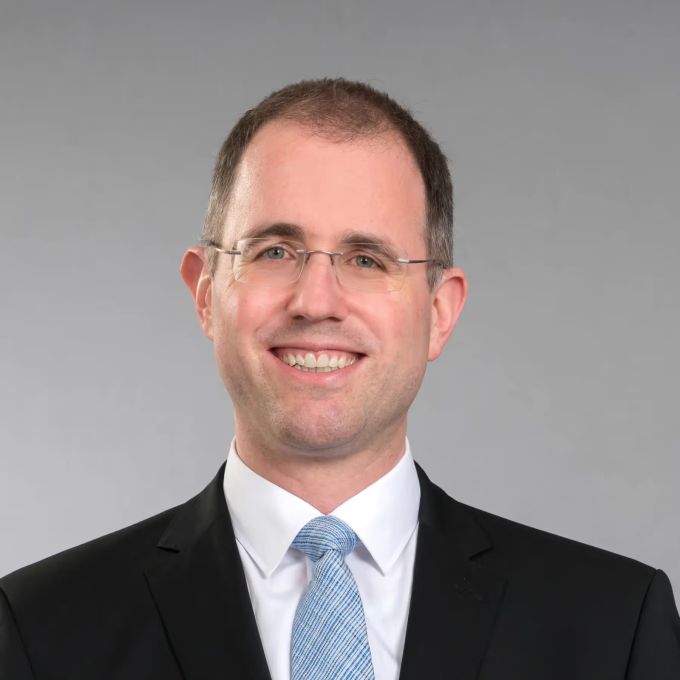 «Das Arbeitszeugnis der Kollegen geht nur Personen mit HR-Verantwortung etwas an», sagt Digital-Rechtsexperte Martin Steiger. KI