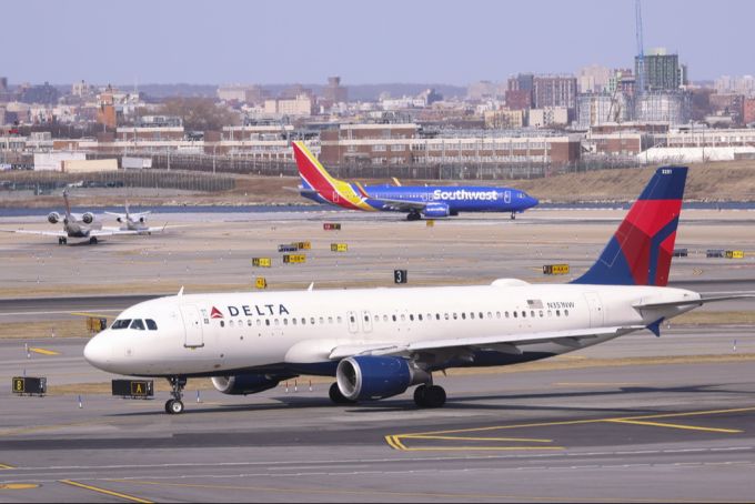 Delta Air Lines Trick: Jets müssen auf internationalen Strecken eingesetzt werden, damit die Zölle umgangen werden können. (Symbolbild) delta trick zölle
