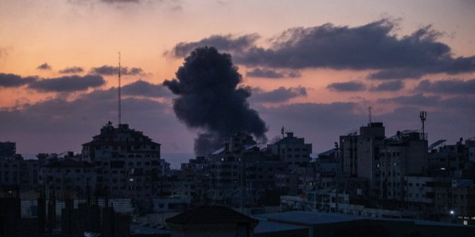 Rauchwolke Luftangriff Gaza Israel