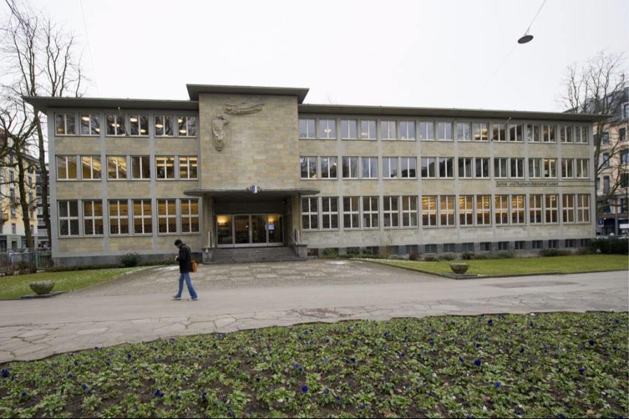 In der Zentral- und Hochschulbibliothek Luzern kam es zu mehreren unangenehmen Vorfällen.
