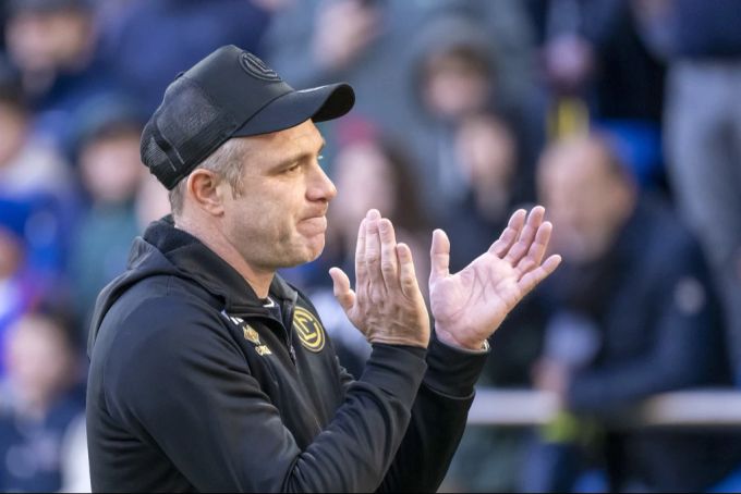 Trainer Mattia Croci-Torti hat sich mit dem FC Lugano aus dem Titelrennen verabschiedet. FC Lugano