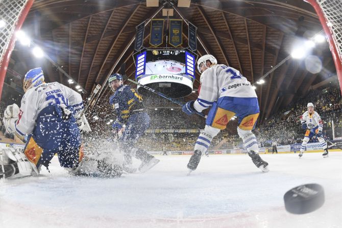 Leonardo Genoni Slapshot