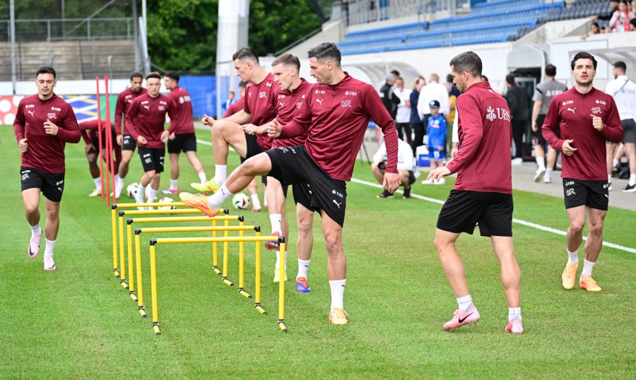 Dort schlägt das Team während der EM das Basiscamp auf.