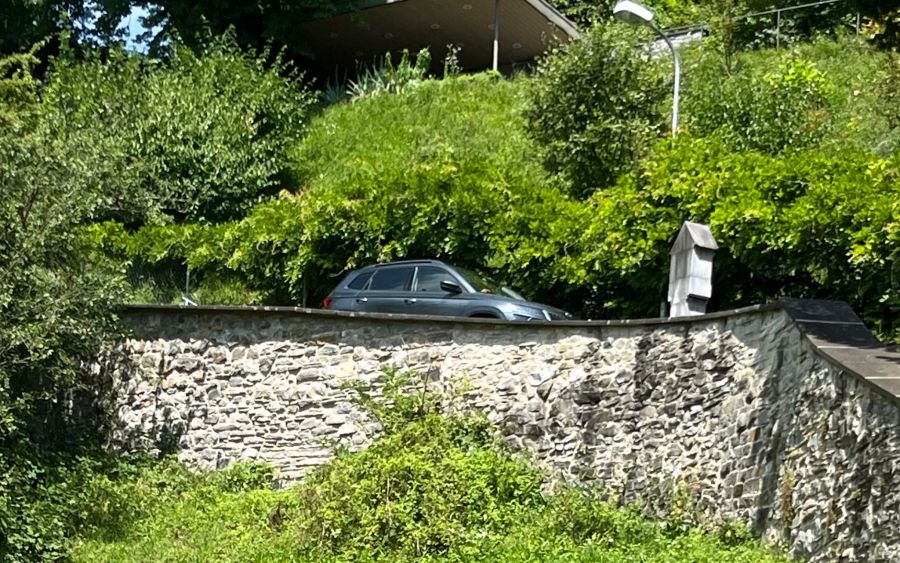 Auf Gehweg