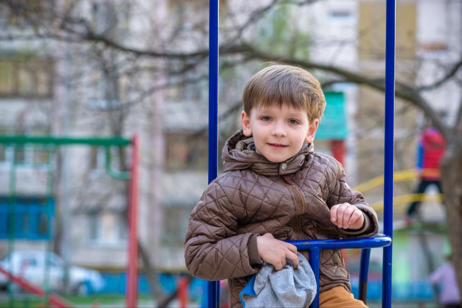 Kind, Spielplatz