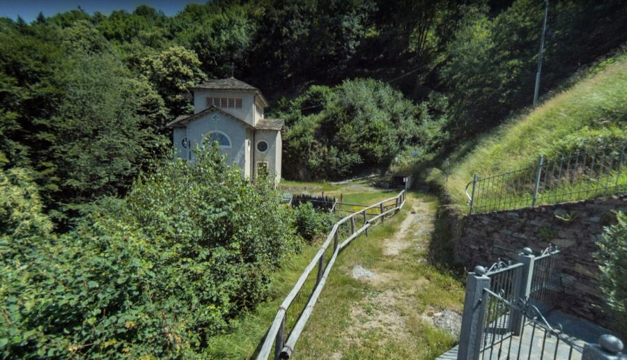Die Seilbahn – das einzige Transportmittel ins Dorf – wurde aufgrund eines Unfalls stillgelegt.