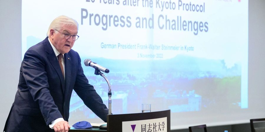 Bundespräsident Frank-Walter Steinmeier hält bei einem Besuch der Doshisha-Universität eine Rede zum Thema Klima.