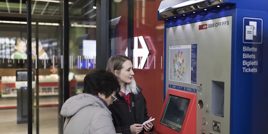 Besonders bei Auslandreisen sei der Zug immer mehr das Verkehrsmittel der Wahl, schrieben die SBB. (Archivbild)