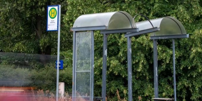 Für viele Menschen in Deutschland gibt es einer Studie zufolge kein ausreichendes Bus- und Bahnangebot. Foto: Monika Skolimowska/dpa-Zentralbild/dpa Für viele Menschen in Deutschland gibt es einer Studie zufolge kein ausreichendes Bus- und Bahnangebot. Foto: Monika Skolimowska/dpa-Zentralbild/dpa