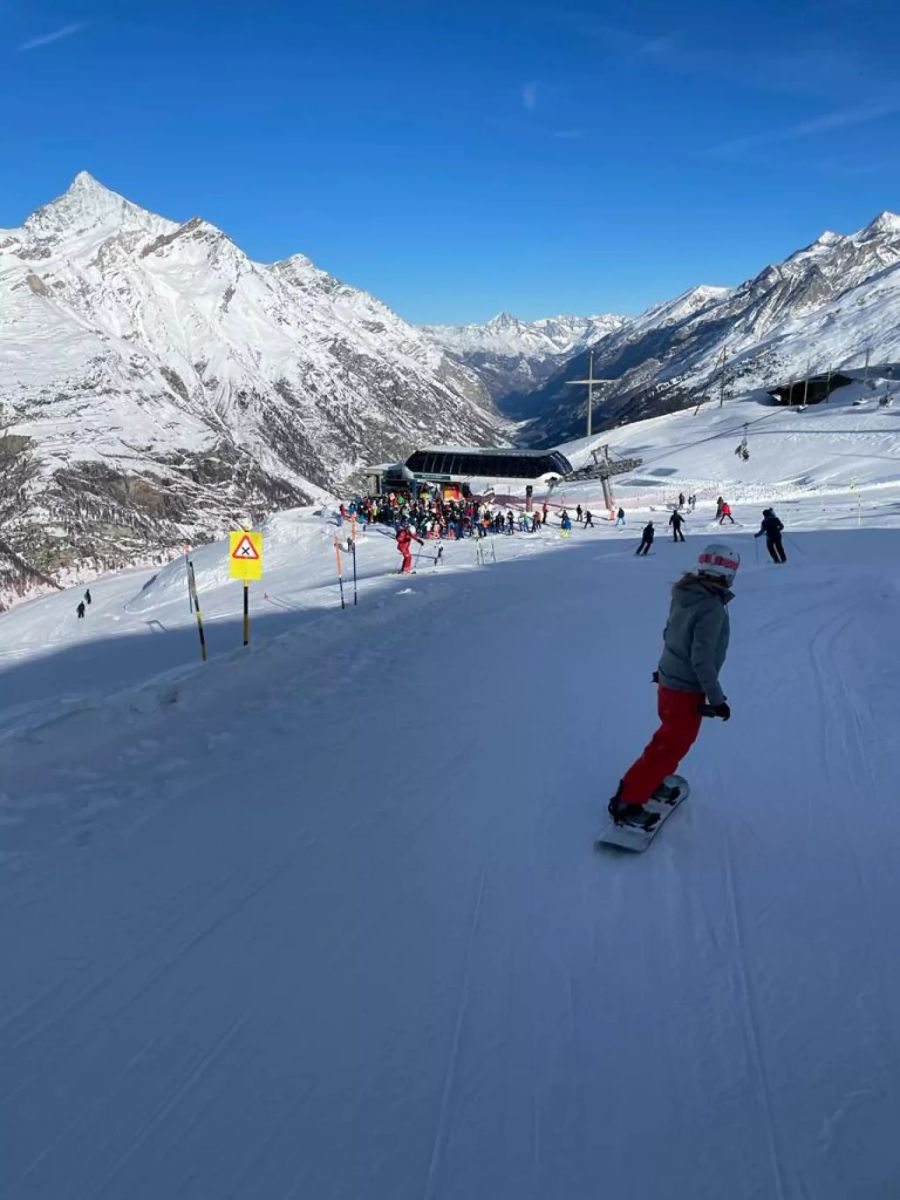 Die Zermatter Bergbahnen wollen sich nicht zu den Besucherzahlen in ihren Skigebieten äussern.