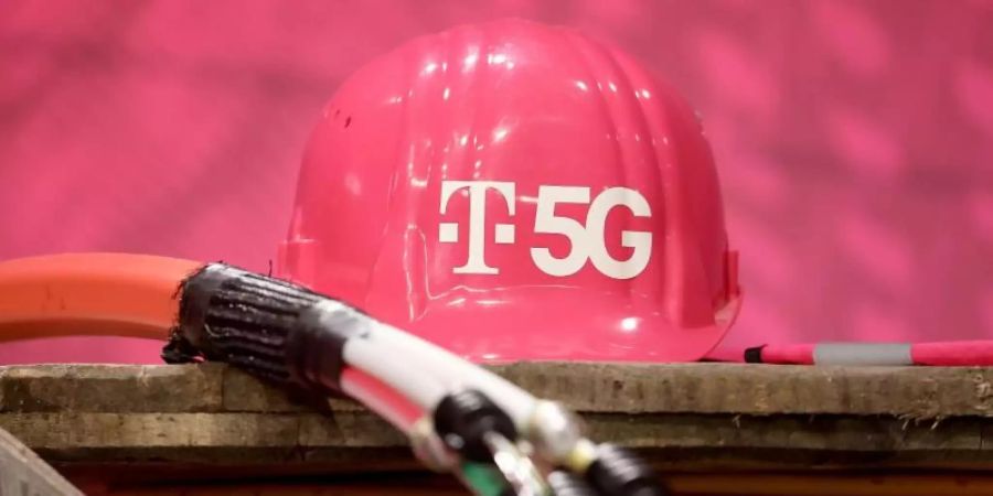 Beim Ausbau ihres 5G-Mobilfunknetzes kommt die Deutsche Telekom zügig voran. Foto: Oliver Berg/dpa