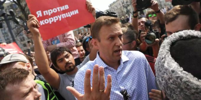 Er erhielt den «Andrei Dmitrijewitsch Sacharow»: Oppositionspolitiker Alexej Nawalny an einer Demonstration. (Archivbild). Andrei Dmitrijewitsch Sacharow