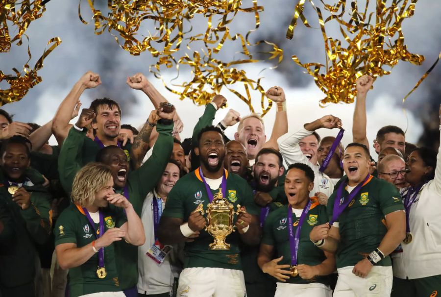 2019 wurde Siya Kolisi als Kapitän von Südafrika Rugby-Weltmeister in Japan. (Archivbild)