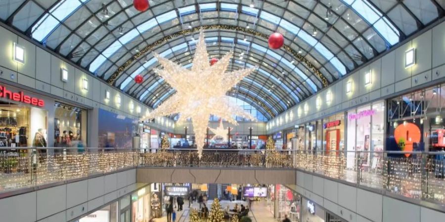 Die Auswirkungen der vierten Welle der Corona-Pandemie haben den Deutschen die Kauflaune vor dem Weihnachtsfest komplett verhagelt. Foto: Klaus-Dietmar Gabbert/dpa-Zentralbild/dpa